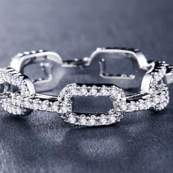 Elegant 925 Silver White Sapphire Ring New - Picture 2 of 3